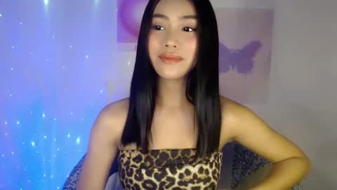 Snapshot of ellaliciousss chatting on February 1, 4:44 pm ella online show from February 1, 4:44 pm