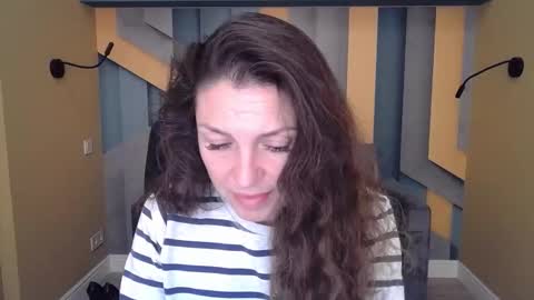 EllaLongs online show from October 28, 12:39 pm