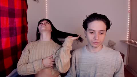 Ella and Cain online show from January 26, 7:20 pm