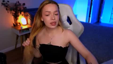 Ella online show from June 15, 6:16 am