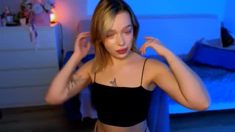 Ella online show from November 14, 5:31 am