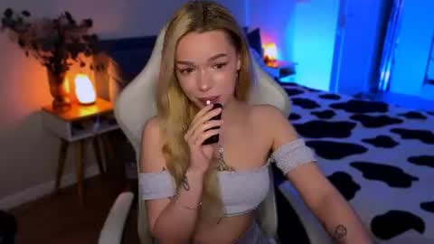 Ella online show from July 10, 6:07 am