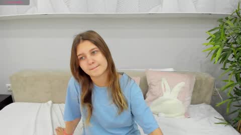 Snapshot of elle_ellise chatting on October 8, 12:51 am elle_ellise online show from October 8, 12:51 am