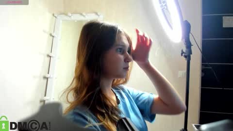 Snapshot of elle_ellise chatting on October 1, 6:45 am elle_ellise online show from October 1, 6:45 am