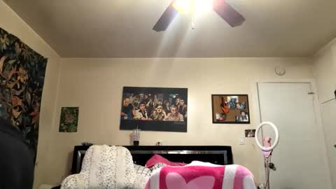 ellejess online show from March 8, 6:45 pm