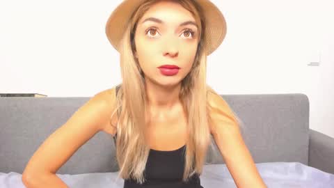 Snapshot of ellen_flow chatting on January 30, 4:27 am ellen_flow online show from January 30, 4:27 am