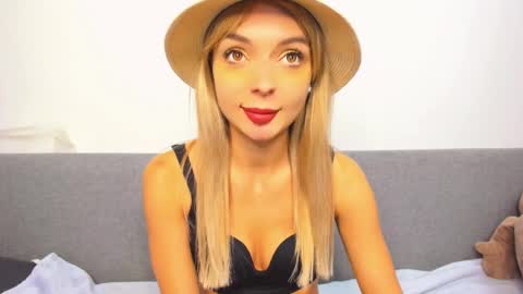 Snapshot of ellen_flow chatting on March 12, 8:41 pm ellen_flow online show from March 12, 8:41 pm