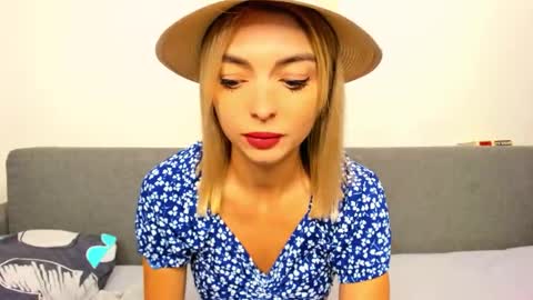 Snapshot of ellen_flow chatting on September 26, 9:34 pm ellen_flow online show from September 26, 9:34 pm