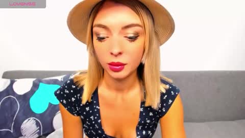 Snapshot of ellen_flow chatting on October 1, 9:24 pm ellen_flow online show from October 1, 9:24 pm