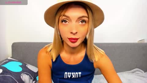 Snapshot of ellen_flow chatting on September 30, 9:14 pm ellen_flow online show from September 30, 9:14 pm