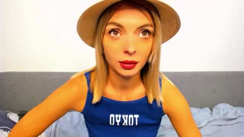 Snapshot of ellen_flow chatting on October 3, 9:45 pm ellen_flow online show from October 3, 9:45 pm