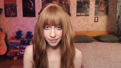 Snapshot of ellie_friendly chatting on October 7, 1:18 pm ellie_friendly online show from October 7, 1:18 pm