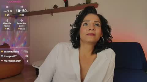 Snapshot of elliee1 chatting on February 5, 6:26 pm elliee1 online show from February 5, 6:26 pm