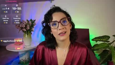 Snapshot of elliee1 chatting on March 7, 5:28 pm elliee1 online show from March 7, 5:28 pm