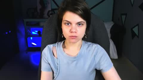 elliemurler online show from November 5, 9:11 am