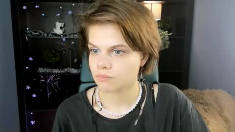 elliemurler online show from December 19, 1:06 pm