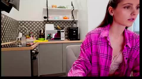 Ellie online show from November 8, 11:46 am