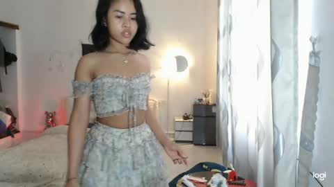 ellieyun online show from April 3, 2:18 am