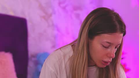 EllinaNuria online show from February 23, 4:03 am