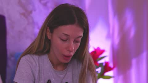 EllinaNuria online show from March 16, 4:04 am