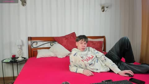 elliot_mars_ online show from October 21, 11:26 am