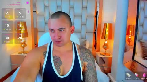 E L L I O T    V E L E Z online show from October 31, 8:53 pm