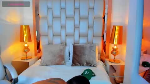 E L L I O T    V E L E Z online show from February 25, 8:42 pm