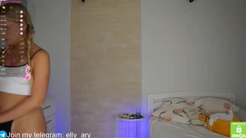 elly_ary online show from September 13, 5:26 pm