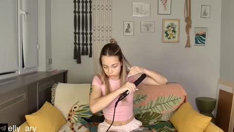 elly_ary online show from November 22, 9:45 pm