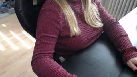 Elly online show from September 16, 1:46 pm