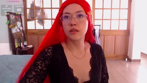Snapshot of elly_uwuw chatting on December 11, 8:50 pm Emy Castro online show from December 11, 8:50 pm