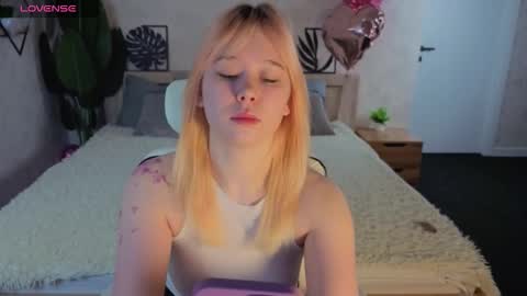 ellya_castro online show from March 6, 1:04 am