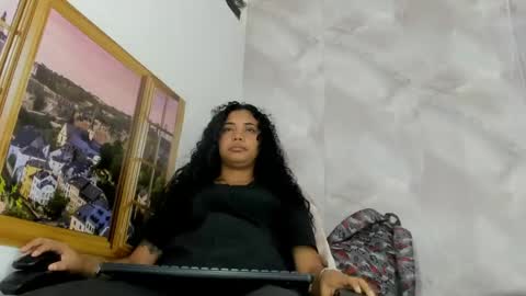 ellybloom online show from June 22, 1:07 pm