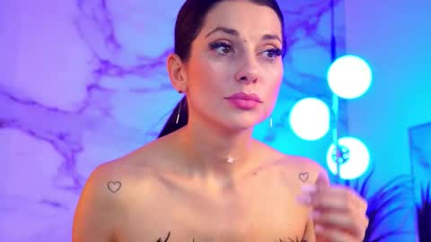 Elly online show from December 18, 9:54 pm