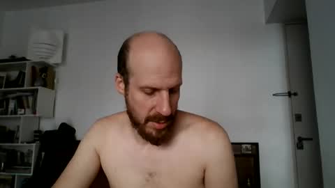 Snapshot of elmatirestrepo chatting on January 17, 12:42 pm Mati Restrepo online show from January 17, 12:42 pm