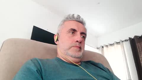 fer online show from February 9, 10:00 pm