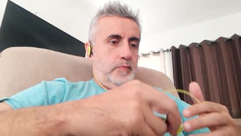 fer online show from December 8, 9:52 pm