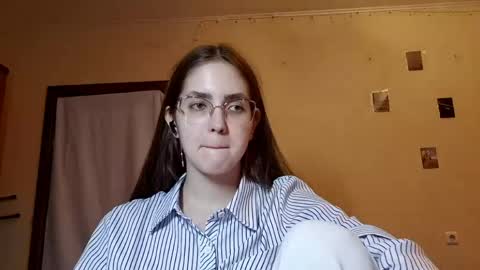 Kate online show from May 2, 3:29 pm