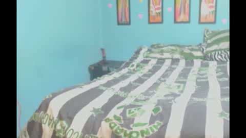 elmiltonnjakee online show from February 21, 6:27 am