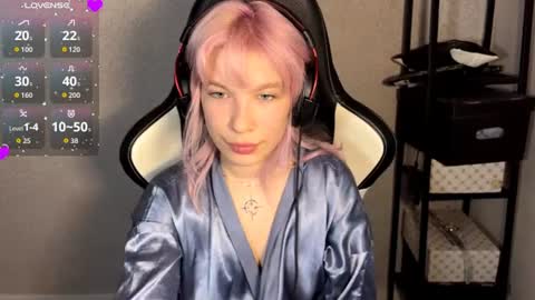 Pink online show from July 2, 5:07 pm