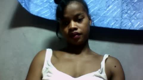 elodie228680 online show from June 1, 6:59 am