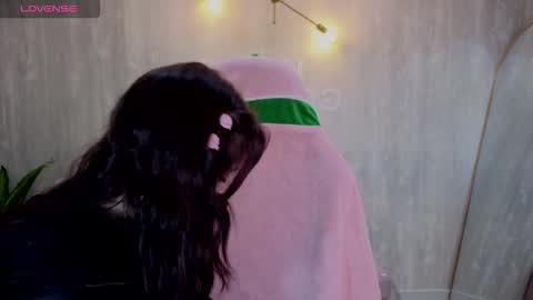 Elody  online show from February 6, 3:32 am