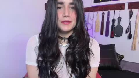 elowen_halley1 online show from May 10, 6:14 pm