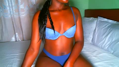 Elphaba online show from March 3, 7:32 am