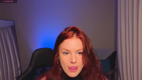 Snapshot of elsie_ginger chatting on February 22, 1:55 am Elsie online show from February 22, 1:55 am