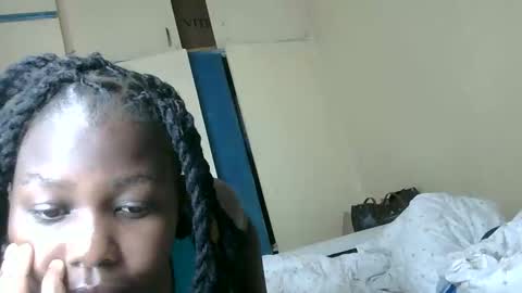 Snapshot of elvier_pretty chatting on October 18, 8:18 am flo online show from October 18, 8:18 am