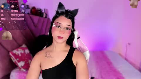 ely_w1 online show from December 19, 1:17 pm