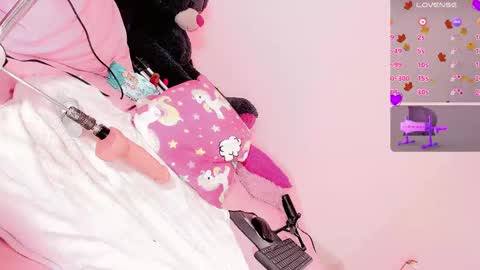 ely_w1 online show from October 18, 12:15 am