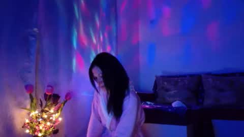 Elisa online show from March 2, 8:29 pm