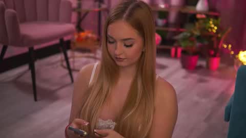 Elyssa online show from November 17, 7:49 pm